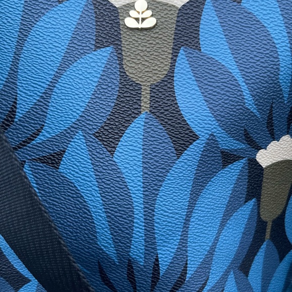 Orla Kiely Printed Pebble Grain Shoulder Bag Gondola Papyrus Print - Picture 4 of 8